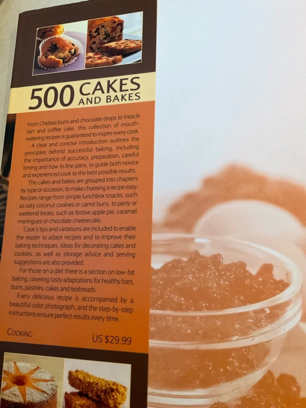 500 Cakes and Bakes Cookbook